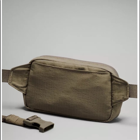 LULULEMON MINI BELT BAG IN CAROB! - Picture 4 of 11